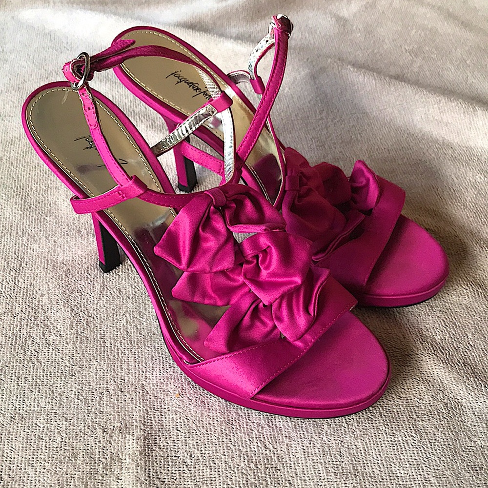 Jacqueline Farrar pink strappy heels with bows